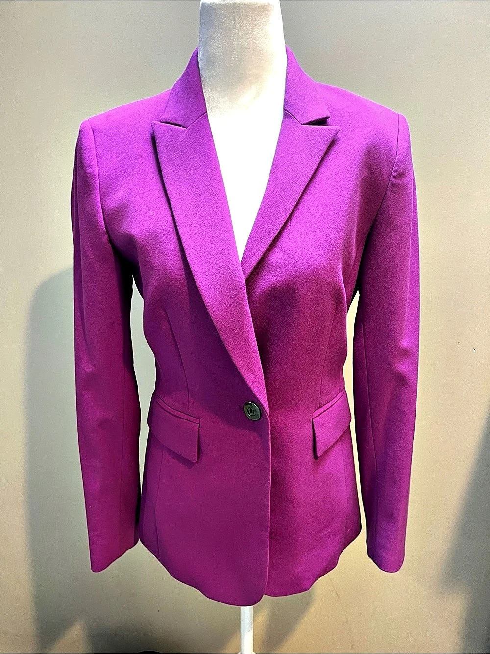 Tahari Arthur S. Levine Women's Purple Blazer Size 2 Like New